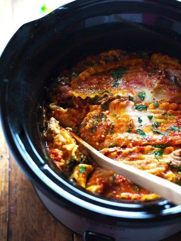Super Easy Skinny Veggie Crockpot Lasagna - a handful of simple ingredients for a healthy family dinner. | https://science-daily.site