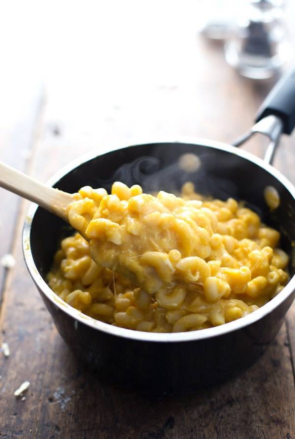 Healthy Mac and Cheese: one heaping cup of comfort food for just 350 calories. Simple, creamy, homemade goodness. So good! | pinchofyum.com Healthy Mac and Cheese: one heaping cup of comfort food for just 350 calories. Simple, creamy, homemade goodness. So good! | pinchofyum.com