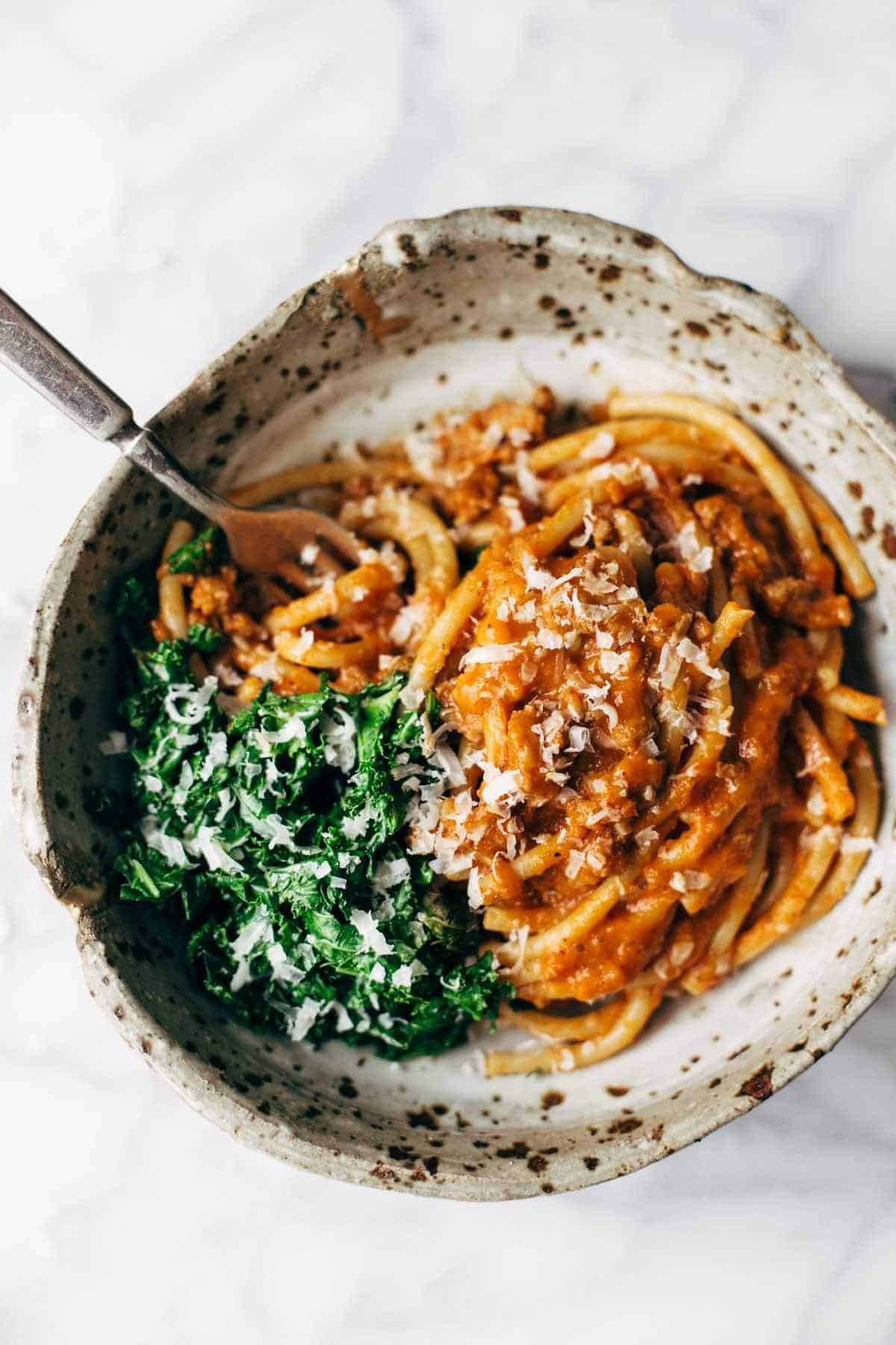 Creamy Pumpkin Spaghetti with Garlic Kale - this is the most crazy good combination! Spicy turkey, creamy pumpkin sauce, and pasta! | pinchofyum.com Creamy Pumpkin Spaghetti with Garlic Kale - this is the most crazy good combination! Spicy turkey, creamy pumpkin sauce, and pasta! | pinchofyum.com