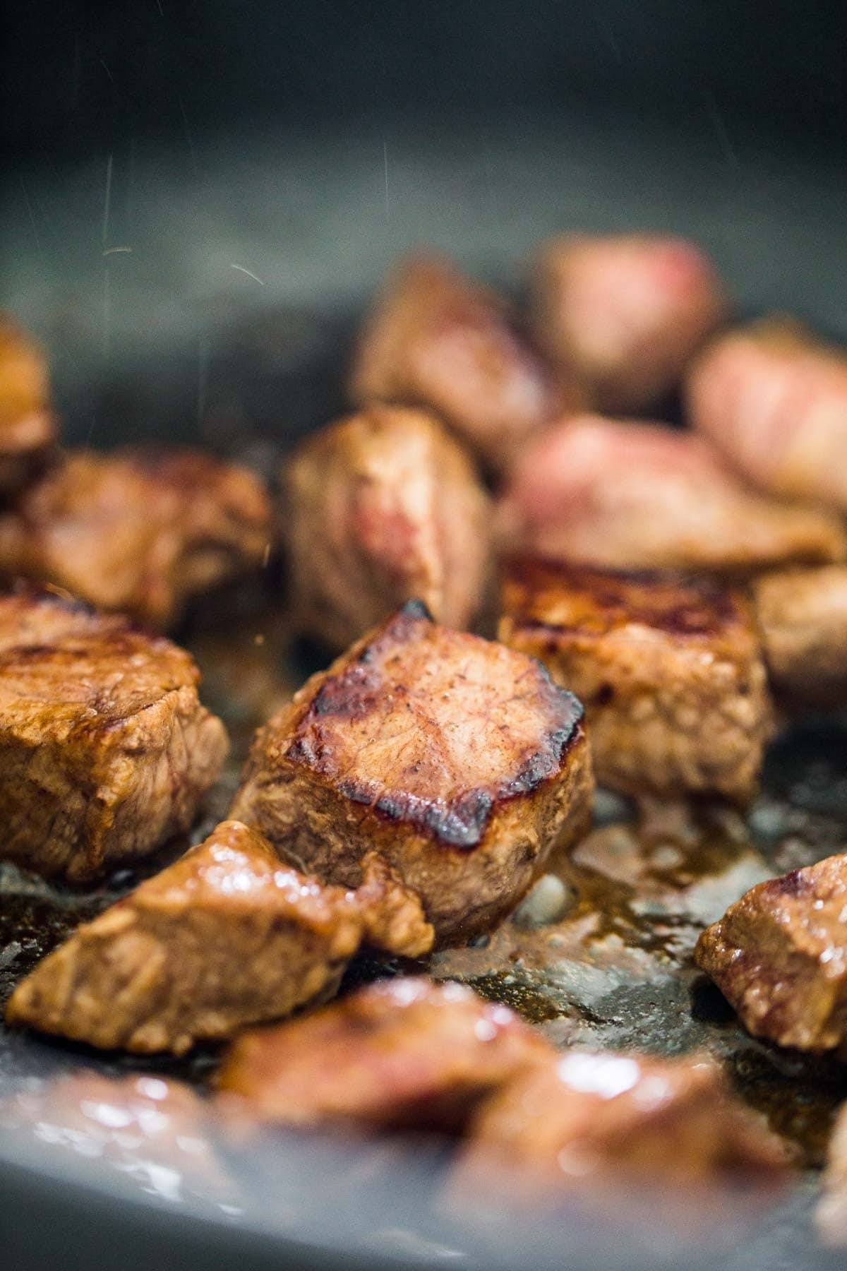 Only 4 ingredients and 20 minutes to make this Creamy Vodka Steak Pasta on zucchini noodles! So very simple and so delicious! | pinchofyum.com Only 4 ingredients and 20 minutes to make this Creamy Vodka Steak Pasta on zucchini noodles! So very simple and so delicious! | pinchofyum.com